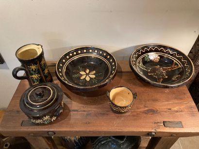 ANNECY AND DIGOIN. Set comprising a pot and...