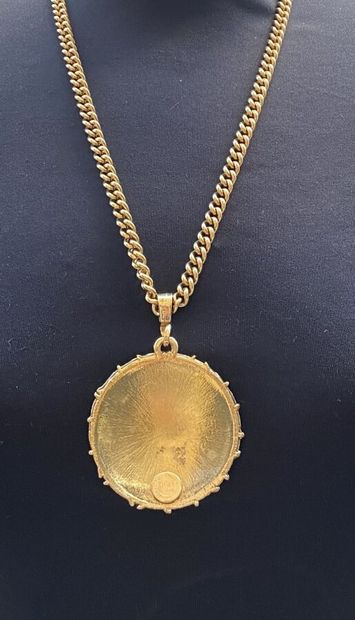 ZOE REMINISCENCE. Important pendentif disque...