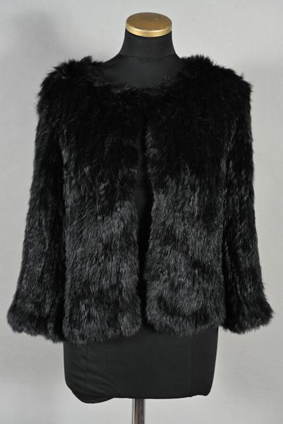 YVES SALOMON. Petite veste en lapin tricotée...