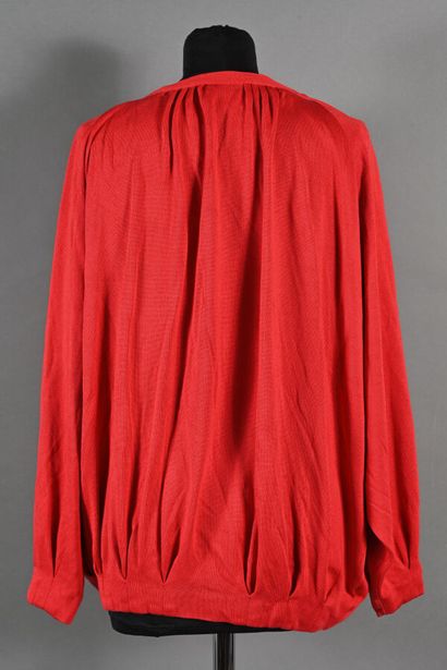 YVES SAINT LAURENT. Cardigan zippé en maille...