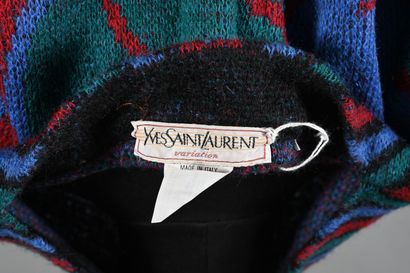 YVES SAINT LAURENT Variation. Pull tunique...