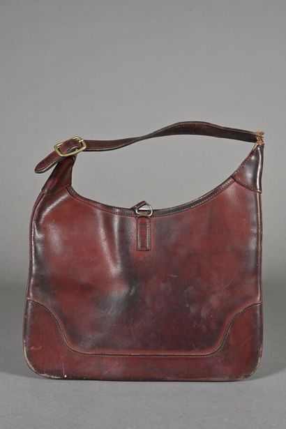 HERMES Paris. Trim bag in burgundy leather,...