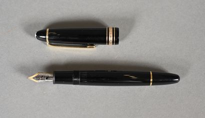MONTBLANC Meisterstück. Stylo plume à pompe...