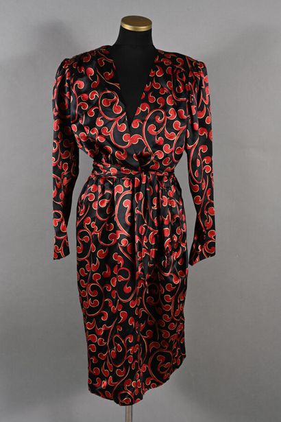 YVES SAINT LAURENT Variation. Black silk...