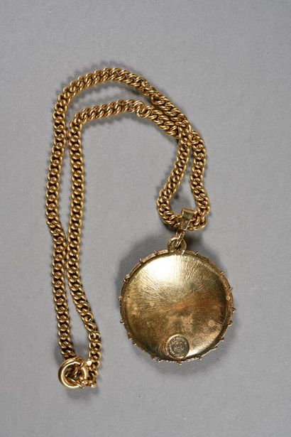 ZOE REMINISCENCE. Important pendentif disque...