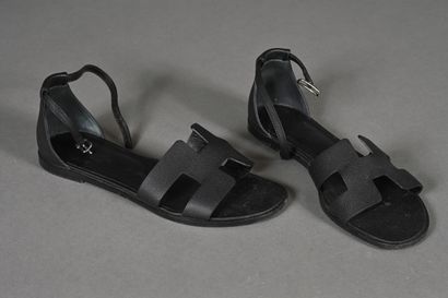 HERMES, Paris. Paire de sandales Santorini,...