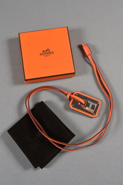 HERMES, Paris made in France. Pendentif O'Kelly...