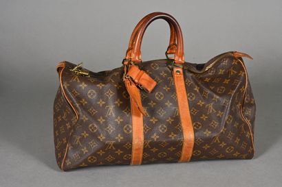 Louis VUITTON. Sac Keepall 45, en toile Monogram...