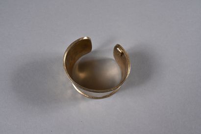 YVES SAINT LAURENT, 
Bracelet manchette ouvert...