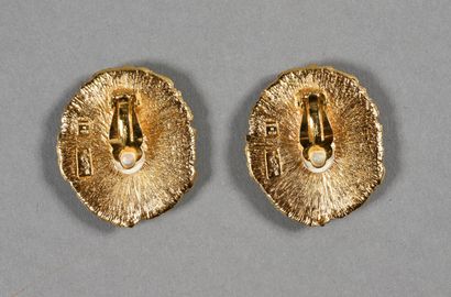 YVES SAINT LAURENT. Paire de clips d'oreille...