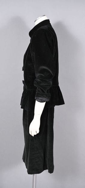 YVES SAINT LAURENT VARIATION, 
Skirt suit...