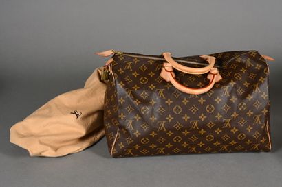 Louis VUITTON. Sac Speedy 40, en toile Monogram...