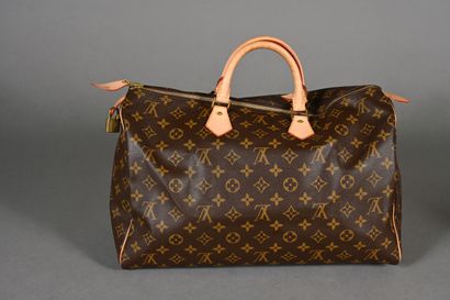 Louis VUITTON. Sac Speedy 40, en toile Monogram...