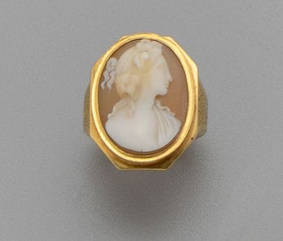 Bague Chevalière en or jaune 18K (750/oo),...