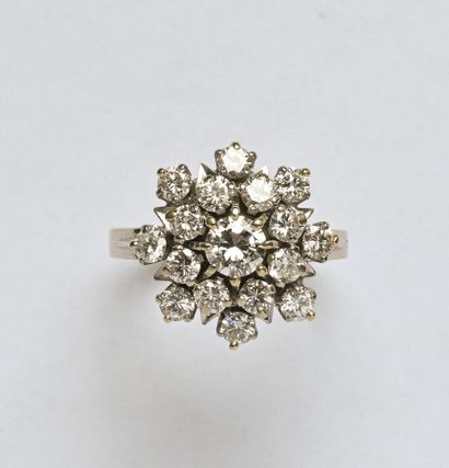 Bague en or gris 18K (750/oo) rhodié, le...