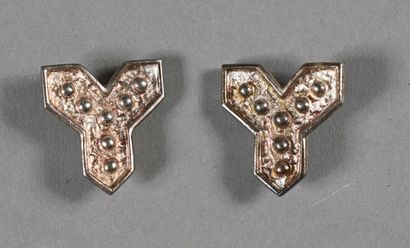 YVES SAINT LAURENT. Paire de clips d'oreilles...