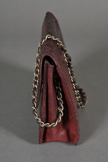 CHANEL Vintage. Clutch bag in quilted burgundy...