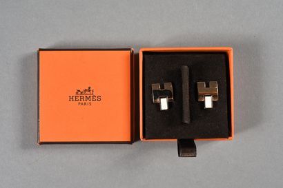 HERMES Paris. Paire de puces d'oreille en...