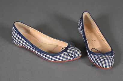 CHRISTIAN LOUBOUTIN.Paire de ballerines en...