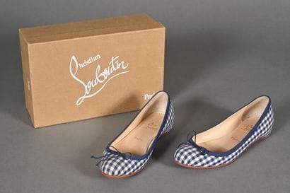 CHRISTIAN LOUBOUTIN.Paire de ballerines en...