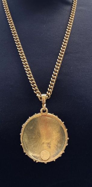 ZOE REMINISCENCE. Important pendentif disque...