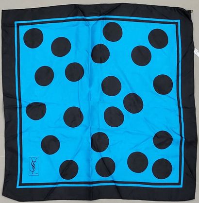 YVES SAINT LAURENT, 
Large square in fuchsia...