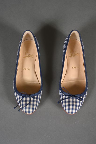 CHRISTIAN LOUBOUTIN.Paire de ballerines en...
