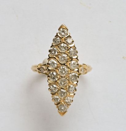 Bague Marquise en or jaune 18K (750/oo),...