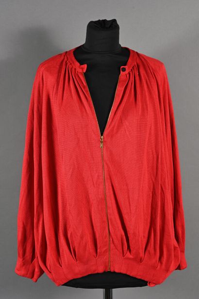 YVES SAINT LAURENT. Cardigan zippé en maille...