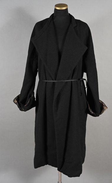 DRIES VAN NOTEN. Manteau en jersey de laine...