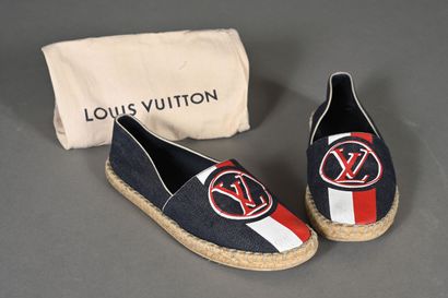 LOUIS VUITTON Paire d'espadrilles en toile...