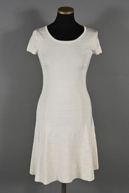RODIER. Robe courte en viscose élastane ivoire,...