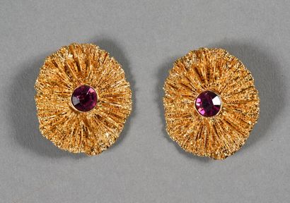 YVES SAINT LAURENT. Paire de clips d'oreille...