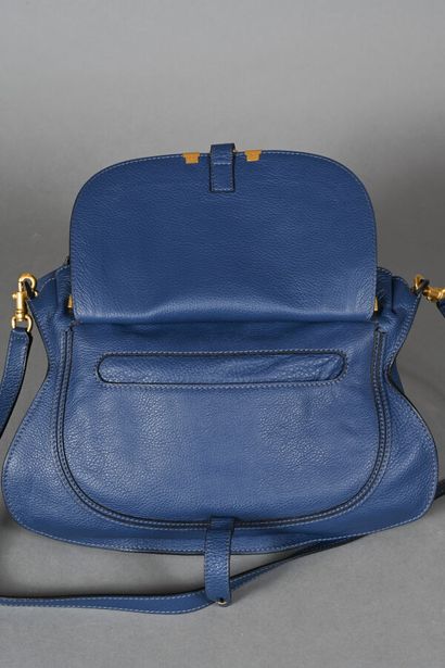 CHLOE. Sac Marcie en cuir grainé bleu marine...