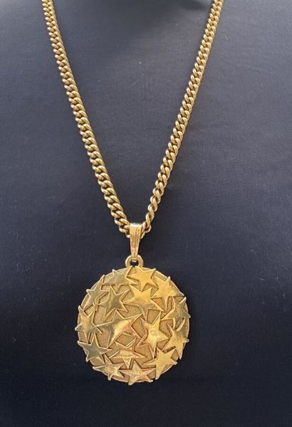 ZOE REMINISCENCE. Important pendentif disque...