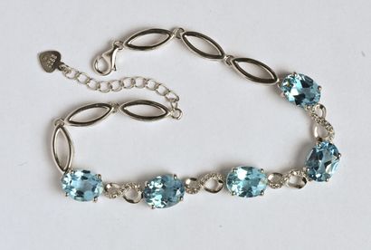Bracelet en argent (800/oo) à maillons formant...