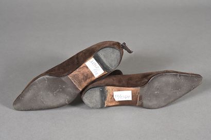 CHRISTIAN DIOR. Paire de bottines plates...