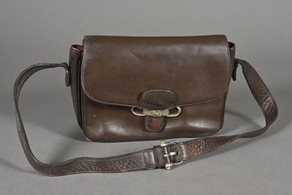 CELINE Vintage. Sac en cuir marron, fermoir...