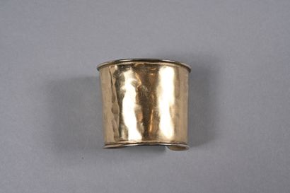 YVES SAINT LAURENT, 
Bracelet manchette ouvert...