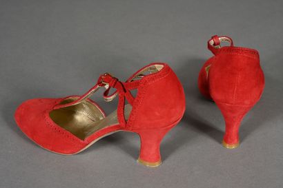 INES DE LA FRESSANGE. Pair of terracotta...