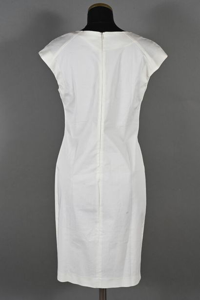 ANTONNELLI. Robe en gabardine de coton blanc,...