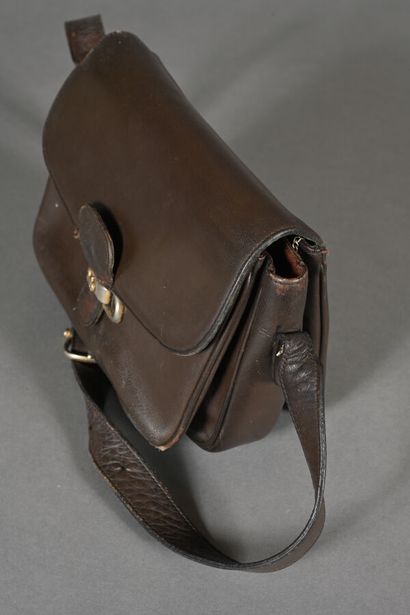 CELINE Vintage. Sac en cuir marron, fermoir...
