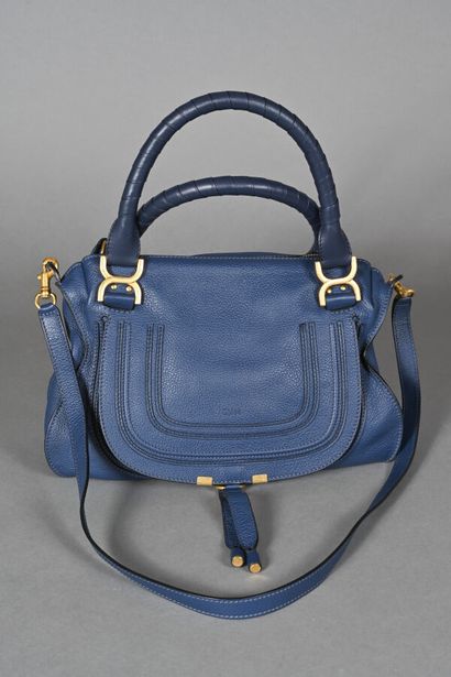 CHLOE. Sac Marcie en cuir grainé bleu marine...