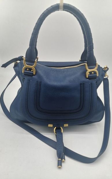 CHLOE. Sac Marcie en cuir grainé bleu marine...