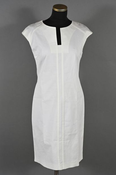 ANTONNELLI. Robe en gabardine de coton blanc,...
