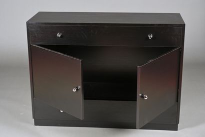 Lot comprenant : 
Commode en mélaminé noir...