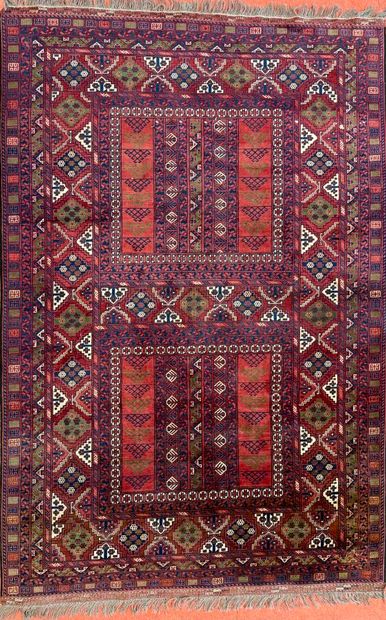TURKMENISTAN, Tapis Hatchlou à motifs géométriques...