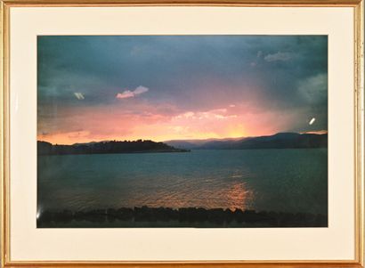Travail contemporain
Vue d'un lac au coucher...