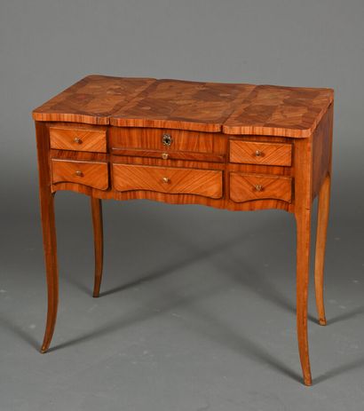 Coiffeuse ou table de toilette en bois de...
