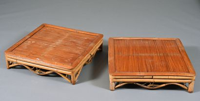Suite de deux tables basses de forme carrée...